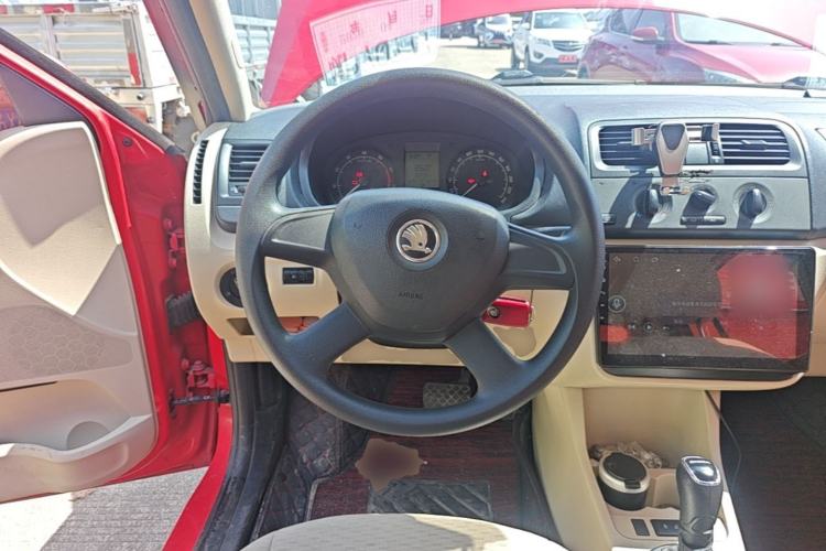 Used Skoda Fabia 2014 1.4L Automatic Crystal Edition Steering Wheel