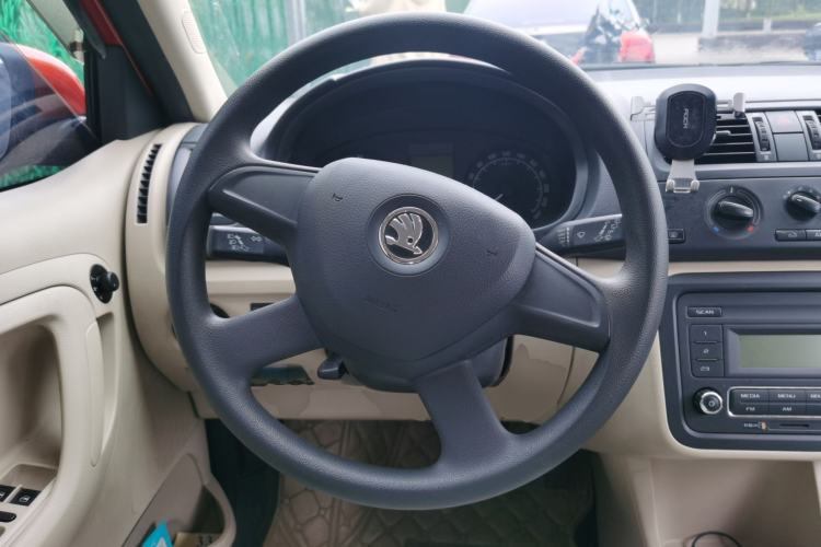 Used Skoda Fabia 2014 1.4L Automatic Crystal Edition Steering Wheel