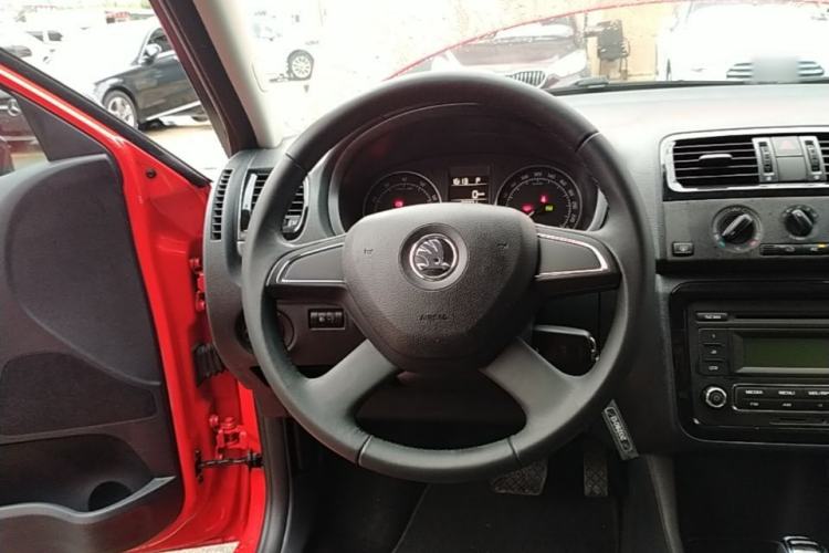 Used Skoda Fabia 2014 1.6L Automatic Sport Edition Steering Wheel