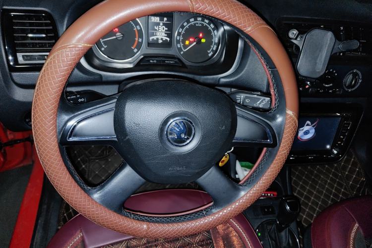 Used Skoda Fabia 2014 1.6L Automatic Sport Edition Steering Wheel
