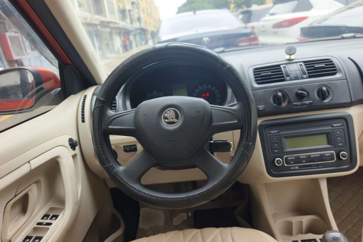 Used Skoda Fabia 2014 1.4L Manual Crystal Edition Steering Wheel
