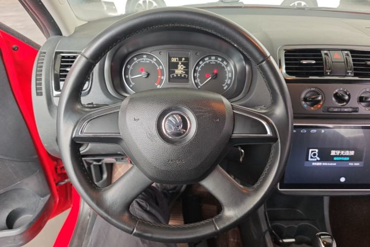 Used Skoda Fabia 2014 1.6L Automatic Sport Edition Steering Wheel