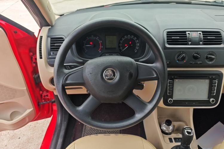 Used Skoda Fabia 2014 1.4L Automatic Crystal Edition Steering Wheel