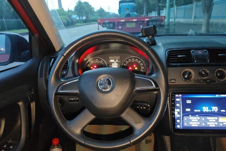 Used Skoda Fabia 2014 1.6L Automatic Sport Edition Steering Wheel