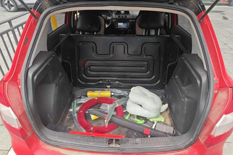 Used Skoda Fabia 2014 1.6L Automatic Sport Edition Trunk