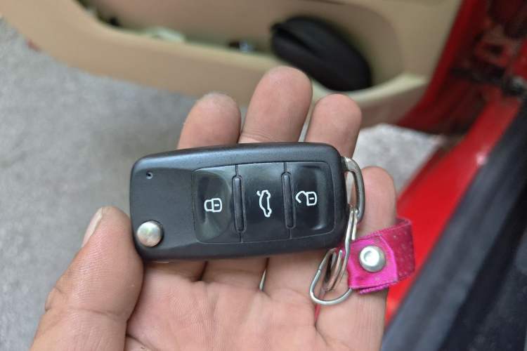 Used Skoda Fabia 2014 1.4L Automatic Crystal Edition Vehicle Key