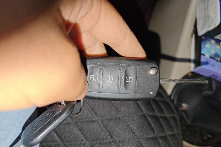 Used Skoda Fabia 2014 1.4L Manual Crystal Edition Vehicle Key