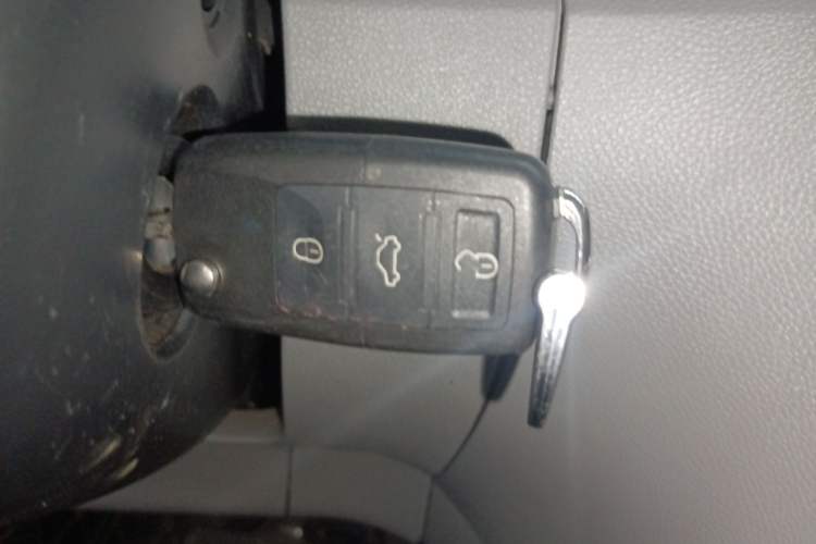Used Skoda Fabia 2014 1.4L Automatic Crystal Edition Vehicle Key