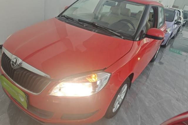 Used Skoda Fabia 2014 1.4L Automatic Crystal Edition