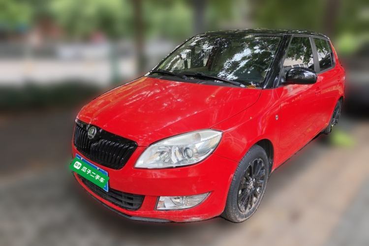 Used Skoda Fabia 2014 1.6L Automatic Crystal Edition Guazi used car, China used car export, Used car for sale, Used Skoda cars, Cheapest cars for sale
