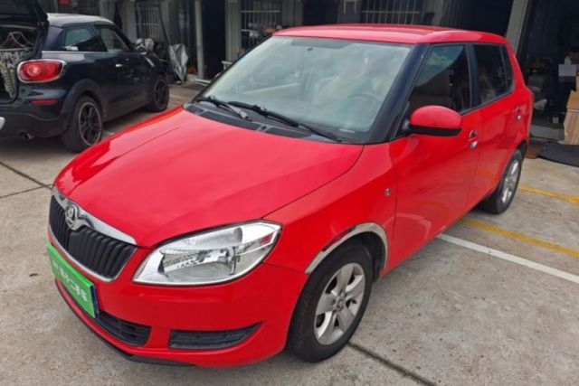 Used Skoda Fabia 2014 1.4L Automatic Crystal Edition