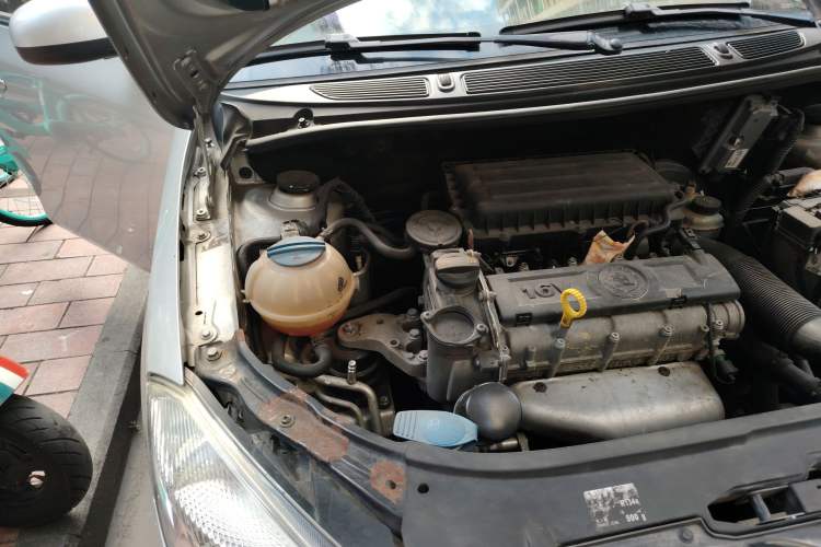 Used Skoda Fabia 2014 1.6L Automatic Crystal Edition Engine Bay Right