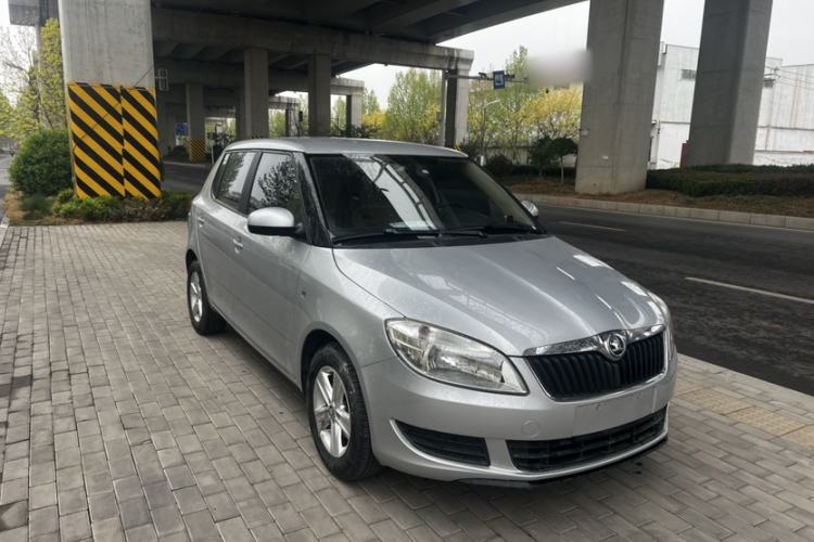 Used Skoda Fabia 2014 1.4L Manual Crystal Edition Exterior 2