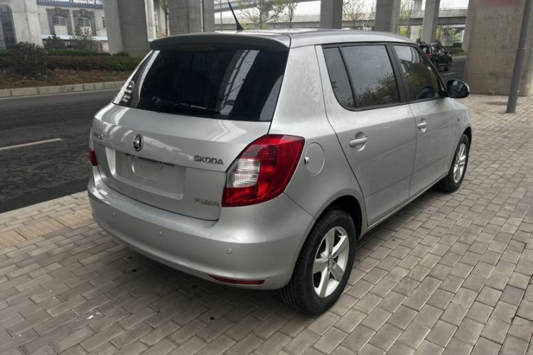 Used Skoda Fabia 2014 1.4L Manual Crystal Edition Exterior 4
