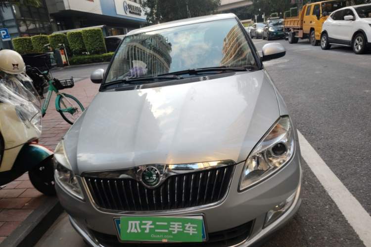 Used Skoda Fabia 2014 1.6L Automatic Crystal Edition Front
