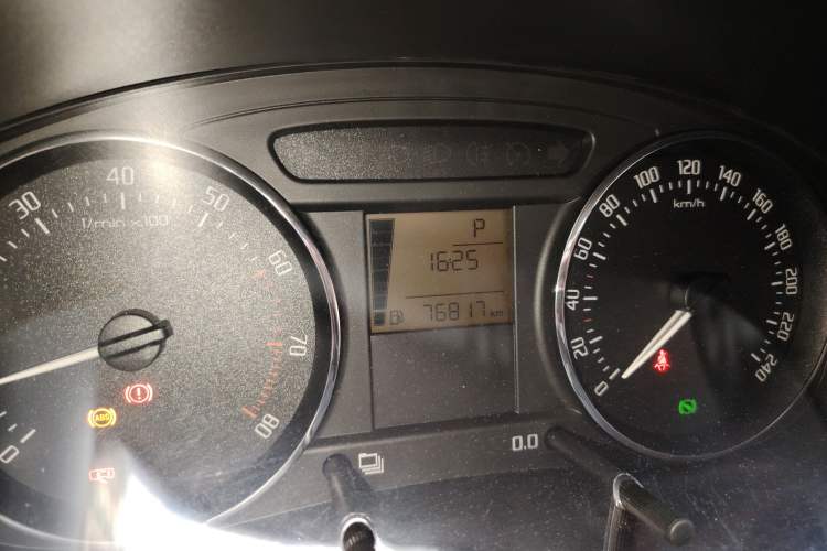 Used Skoda Fabia 2014 1.6L Automatic Crystal Edition Instrument Cluster