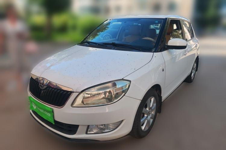 Ojetý Skoda Fabia 2014 1.4L Automatic Crystal Edition Guazi used car, China used car export, Used car for sale, Used  cars, Cheapest cars for sale
