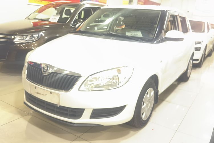 Ojetý Skoda Fabia 2014 1.4L Automatic Crystal Edition Guazi used car, China used car export, Used car for sale, Used  cars, Cheapest cars for sale