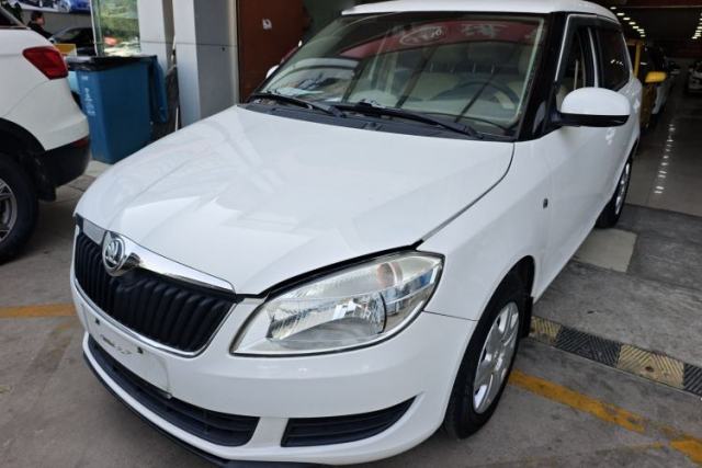 Used Skoda Fabia 2014 1.4L Automatic Crystal Edition
