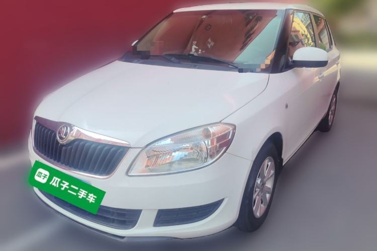 Used Skoda Fabia 2014 1.4L Automatic Crystal Edition Guazi used car, China used car export, Used car for sale, Used cars, Cheapest cars for sale