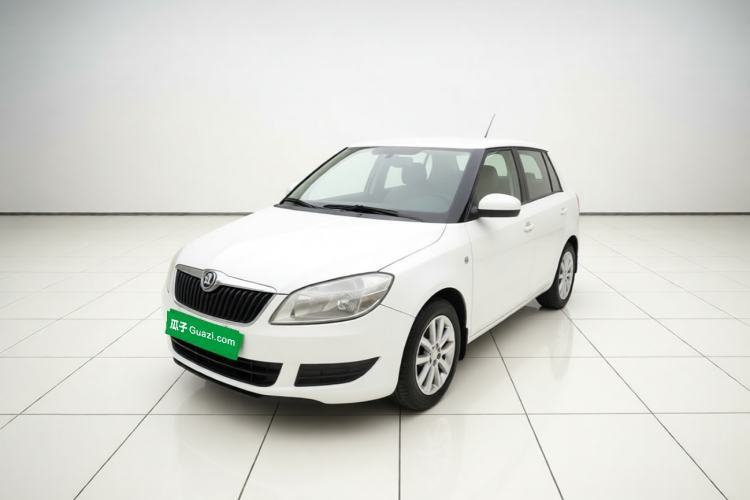Ojetý Skoda Fabia 2014 1.4L Automatic Crystal Edition Guazi used car, China used car export, Used car for sale, Used  cars, Cheapest cars for sale