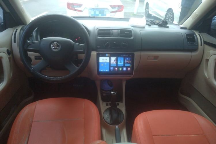 Used Skoda Fabia 2014 1.4L Automatic Crystal Edition Center Console