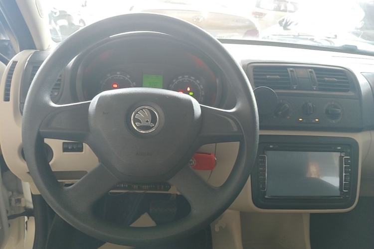 Used Skoda Fabia 2014 1.4L Automatic Crystal Edition Center Console