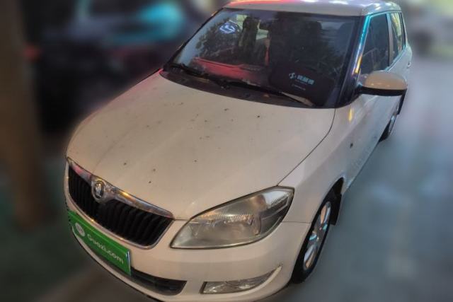Used Skoda Fabia 2014 1.4L Automatic Crystal Edition