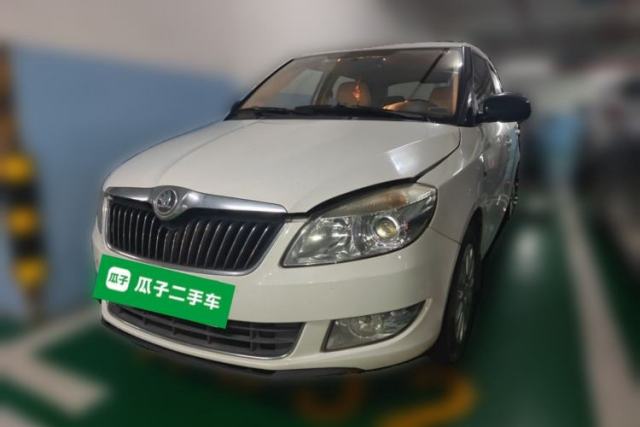 Used Skoda Fabia 2014 1.6L Automatic Crystal Edition