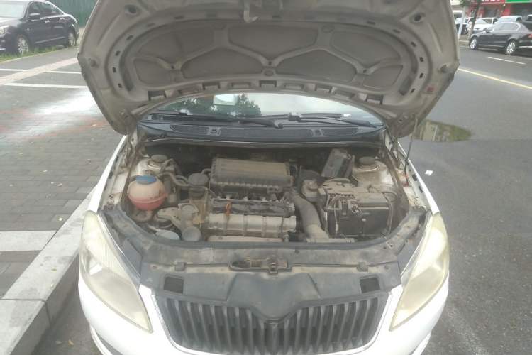 Used Skoda Fabia 2014 1.4L Automatic Crystal Edition Engine Bay