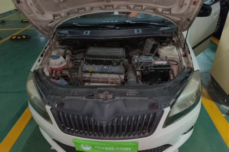Used Skoda Fabia 2014 1.6L Automatic Sport Edition Engine Bay