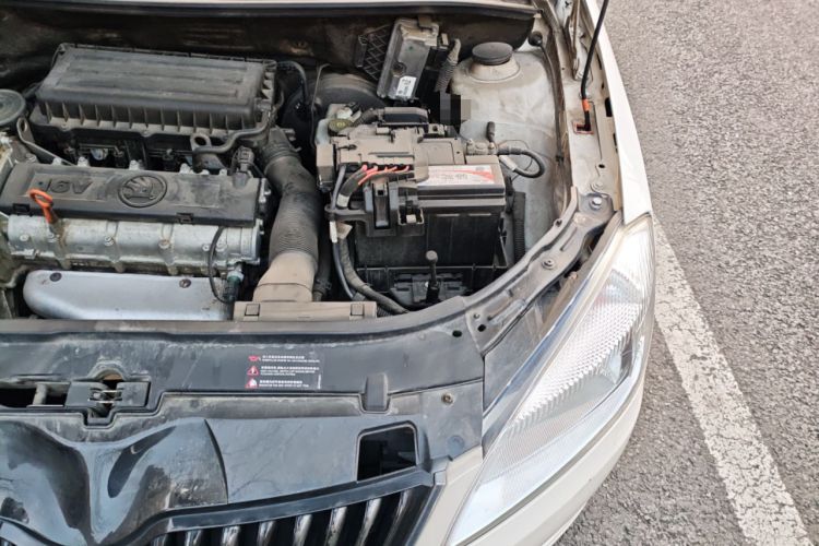 Used Skoda Fabia 2014 1.4L Automatic Crystal Edition Engine Bay Left