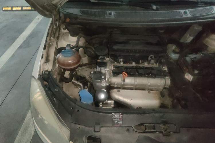 Used Skoda Fabia 2014 1.4L Automatic Crystal Edition Engine Bay Right