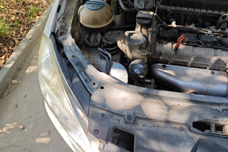 Used Skoda Fabia 2014 1.4L Manual Crystal Edition Engine Bay Right