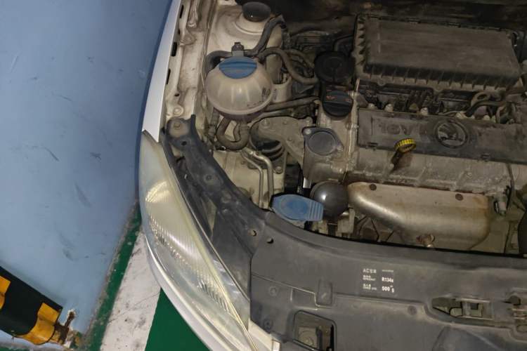Used Skoda Fabia 2014 1.6L Automatic Crystal Edition Engine Bay Right