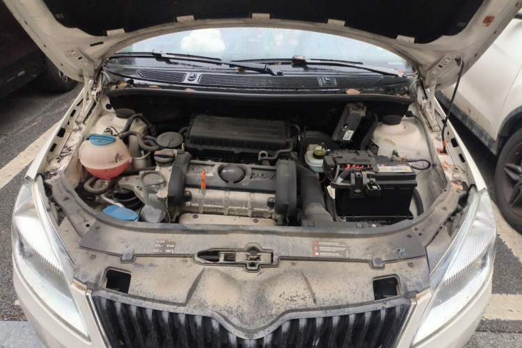 Used Skoda Fabia 2014 1.4L Manual Crystal Edition Engine Bay
