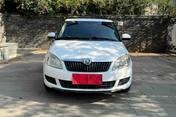 Used Skoda Fabia 2014 1.4L Automatic Crystal Edition Exterior 12