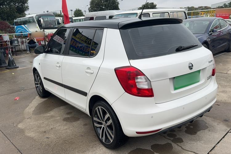 Used Skoda Fabia 2014 1.6L Automatic Sport Edition Exterior 2