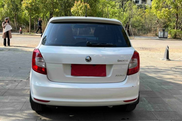Used Skoda Fabia 2014 1.4L Automatic Crystal Edition Exterior 3