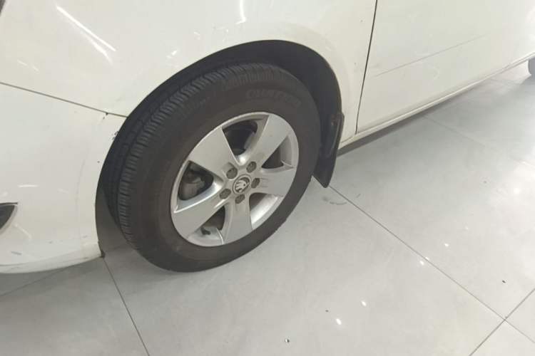 Used Skoda Fabia 2014 1.4L Manual Crystal Edition Exterior 3