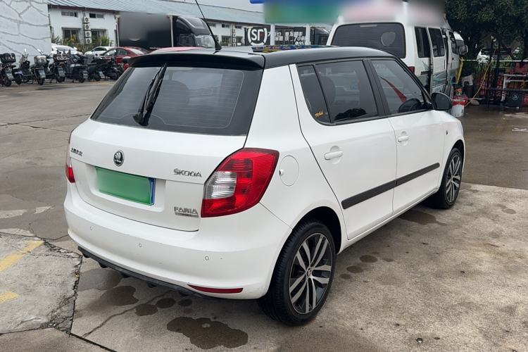 Used Skoda Fabia 2014 1.6L Automatic Sport Edition Exterior 4