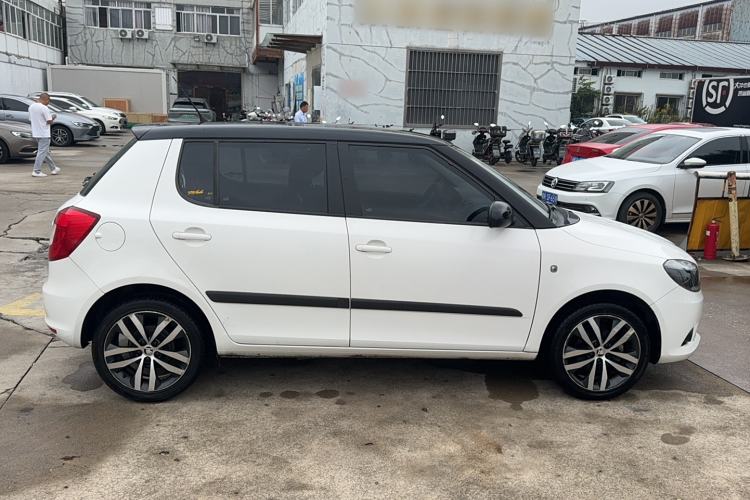 Used Skoda Fabia 2014 1.6L Automatic Sport Edition Exterior 5