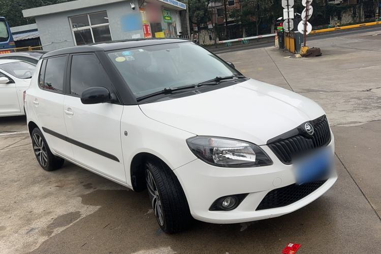 Used Skoda Fabia 2014 1.6L Automatic Sport Edition Exterior 7