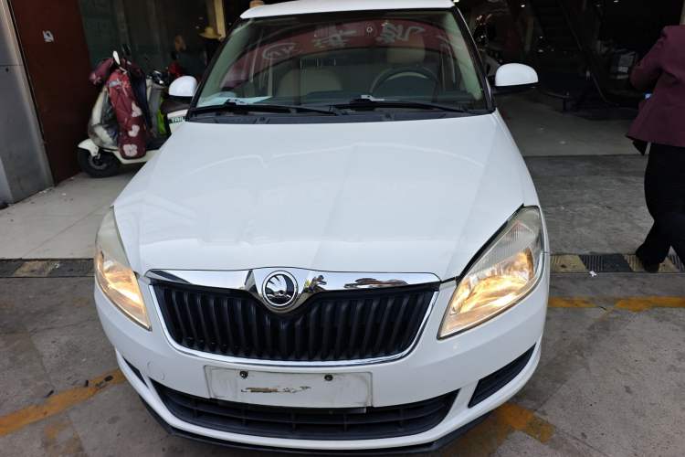 Used Skoda Fabia 2014 1.4L Automatic Crystal Edition Front