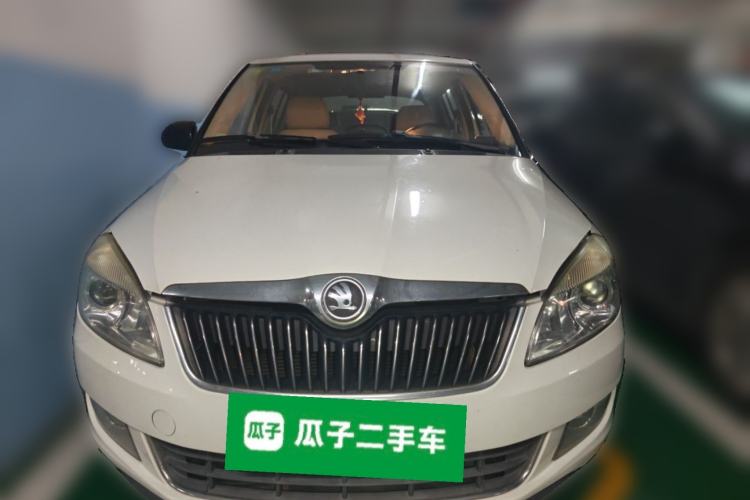 Used Skoda Fabia 2014 1.6L Automatic Crystal Edition Front
