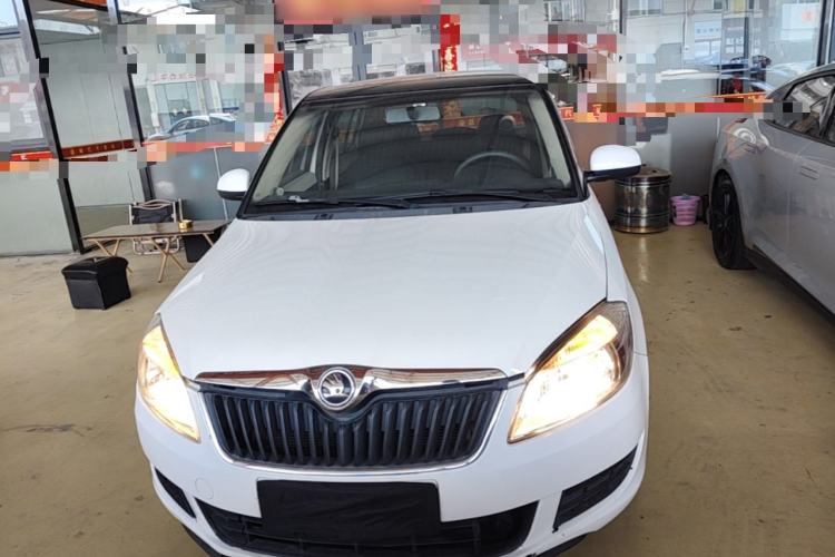 Used Skoda Fabia 2014 1.4L Automatic Crystal Edition Front