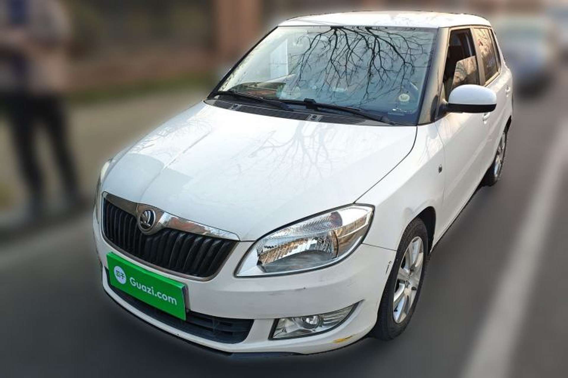 Used Skoda Fabia 2014 1.4L Automatic Crystal Edition Front Left 45 Deg