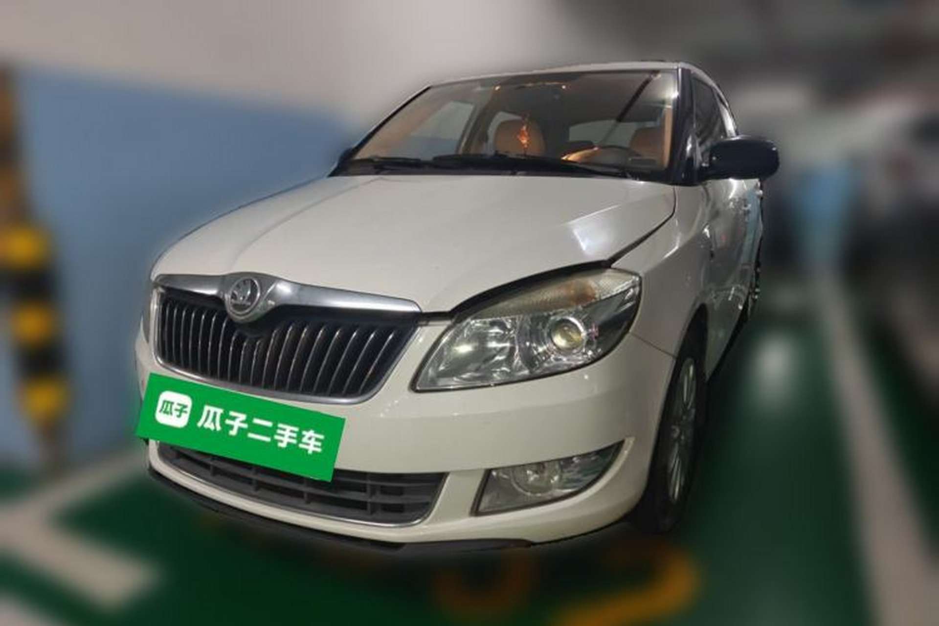 Used Skoda Fabia 2014 1.6L Automatic Crystal Edition Front Left 45 Deg
