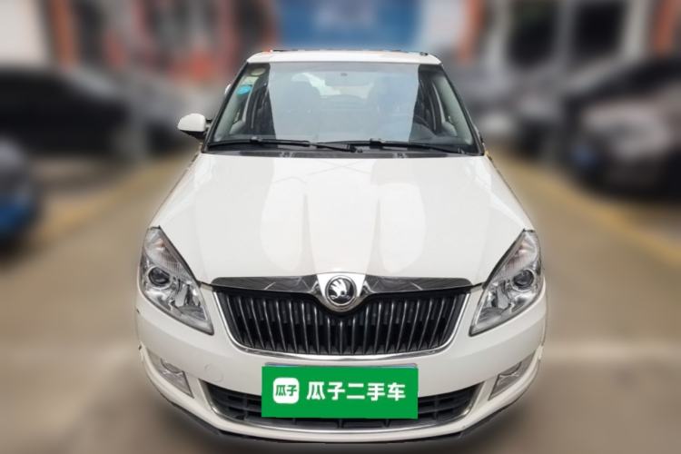 Used Skoda Fabia 2014 1.6L Automatic Crystal Edition Front