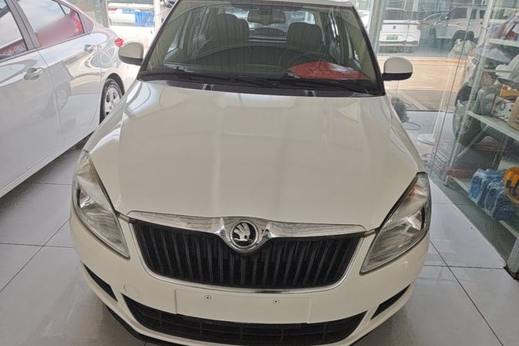 Used Skoda Fabia 2014 1.4L Automatic Crystal Edition Front